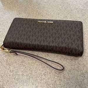 Micheal Kors Wallet